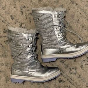 Disney ‘FROZEN’ Sorel boots
